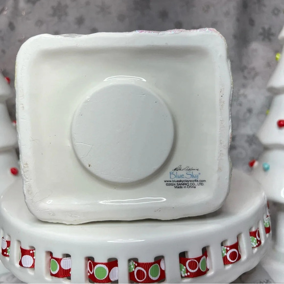 Blue Sky Clayworks x Sanrio Hello Kitty Christmas "Warmest Wishes" Ceramic House - Picture 13 of 13